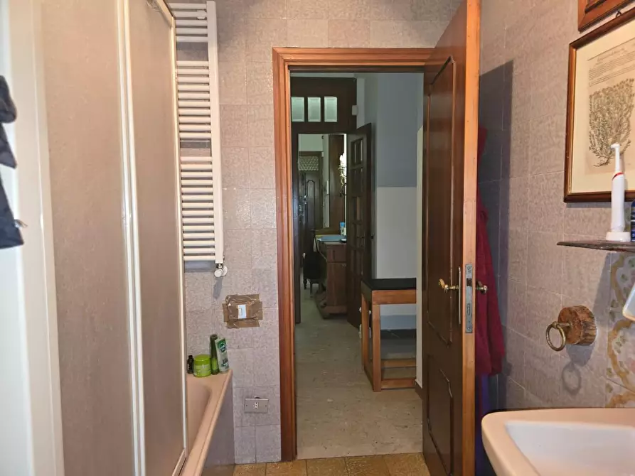 Immagine 51 di Appartamento in vendita  a Siena