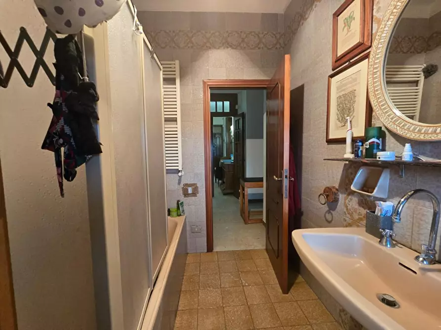 Immagine 50 di Appartamento in vendita  a Siena