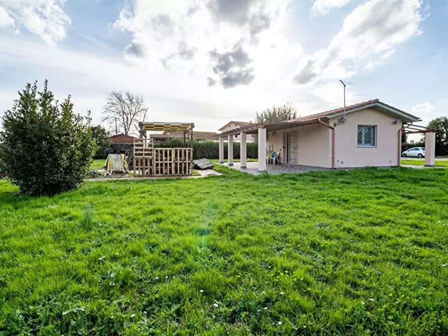 Immagine 15 di Villa in vendita  a San Giuliano Terme
