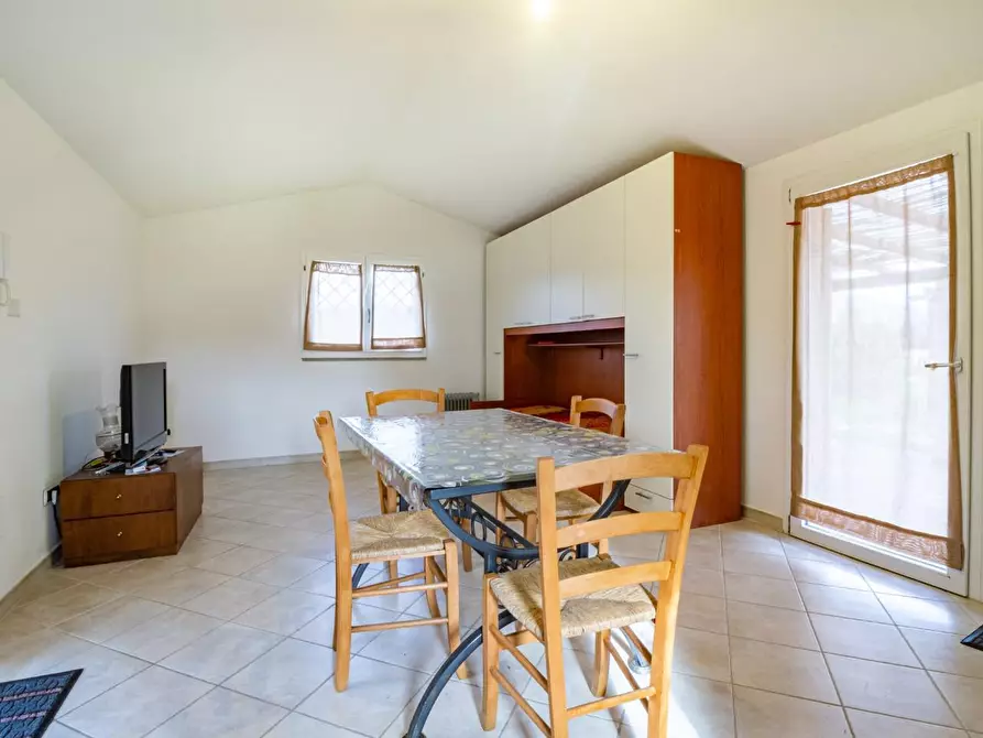 Immagine 3 di Villa in vendita  a San Giuliano Terme