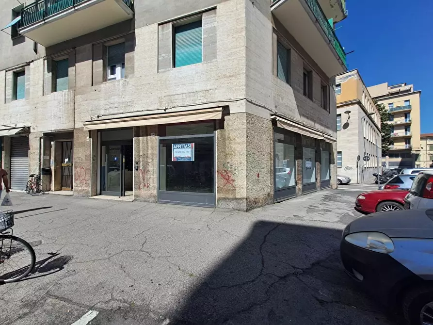 Immagine 3 di Locale commerciale in affitto  a Livorno