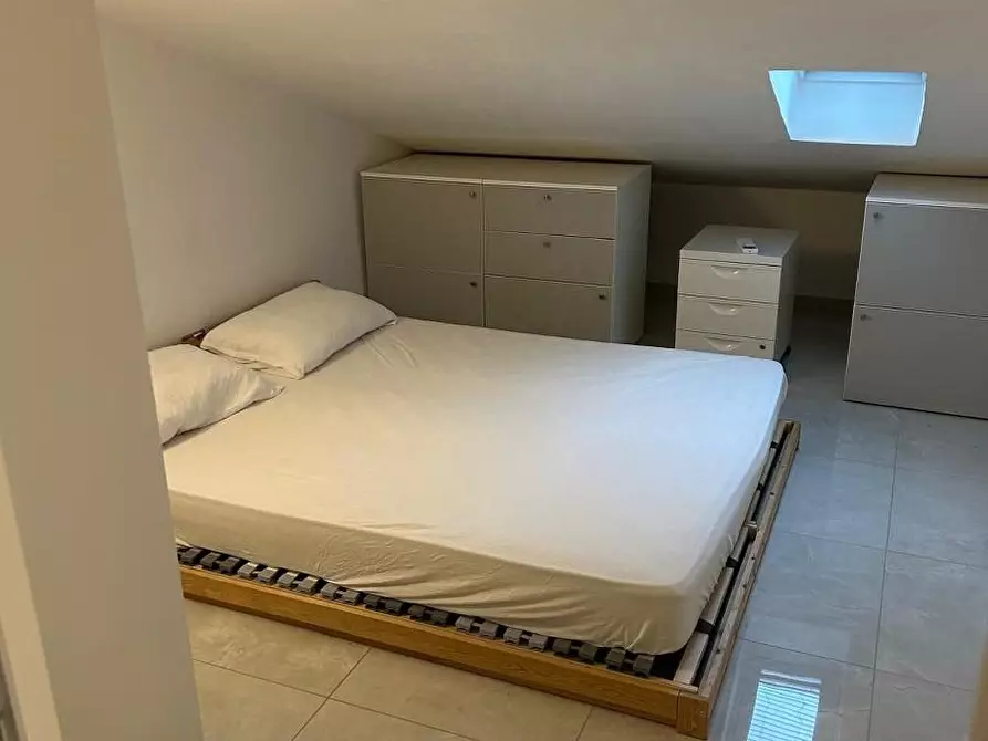 Immagine 2 di Appartamento in affitto  a Massa