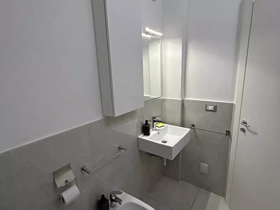 Immagine 15 di Appartamento in affitto  a Massa