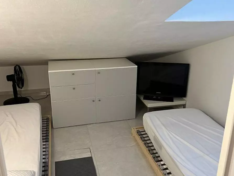 Immagine 3 di Appartamento in affitto  a Massa