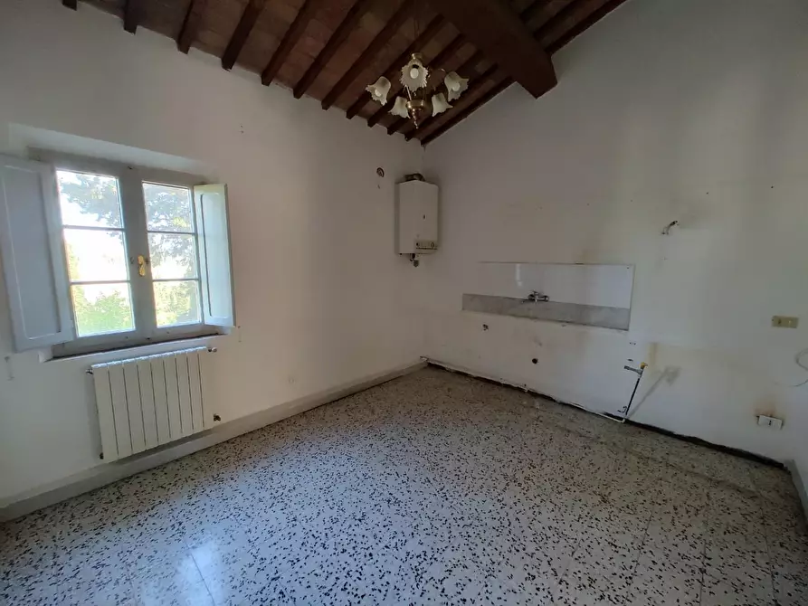 Immagine 10 di Appartamento in vendita  a Crespina Lorenzana