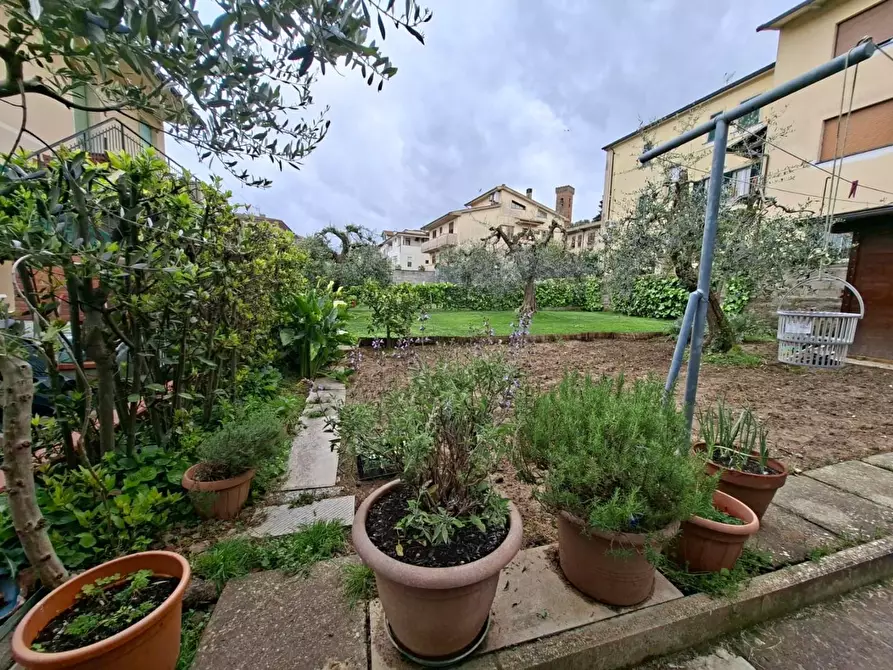 Immagine 43 di Villetta a schiera in vendita  a Capannoli