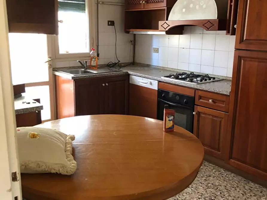 Immagine 2 di Appartamento in vendita  a Pisa