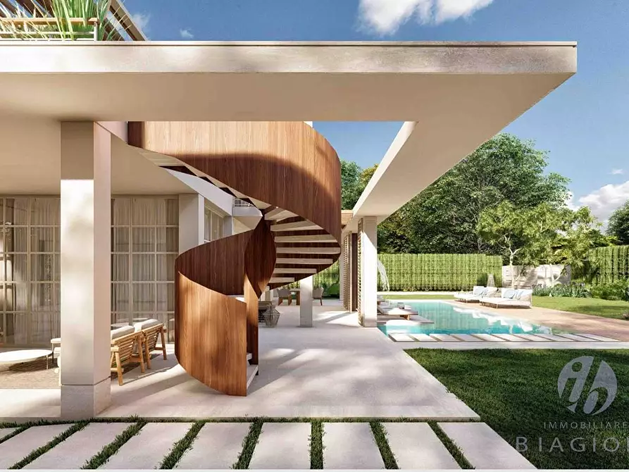 Immagine 3 di Villa in vendita  a Forte Dei Marmi