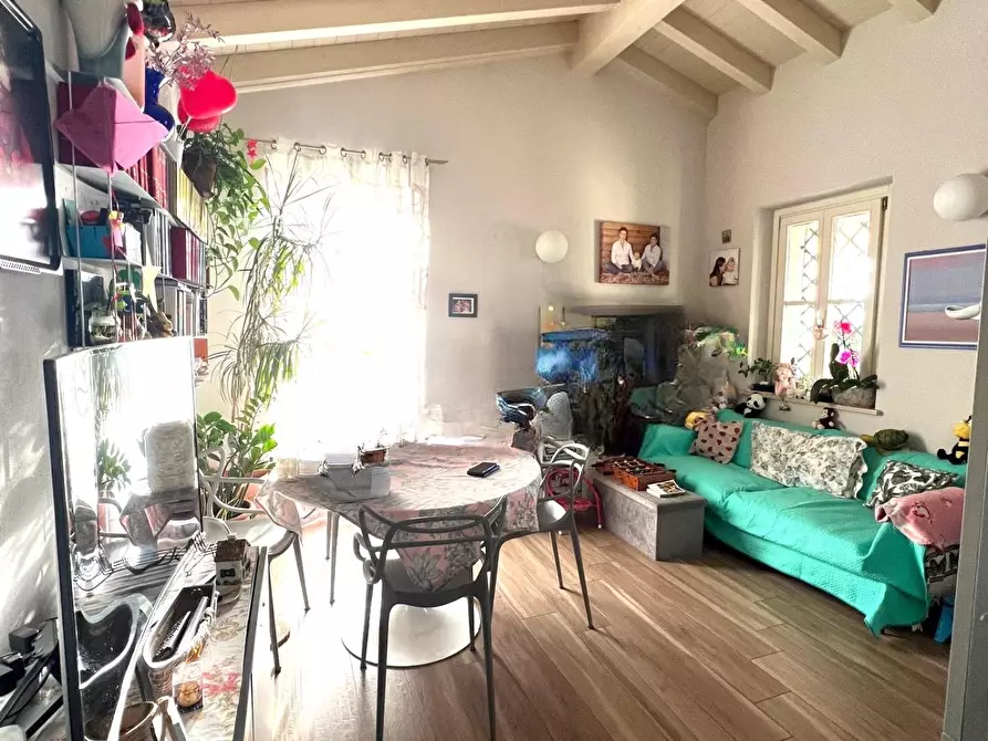 Immagine 2 di Appartamento in vendita  a Carrara