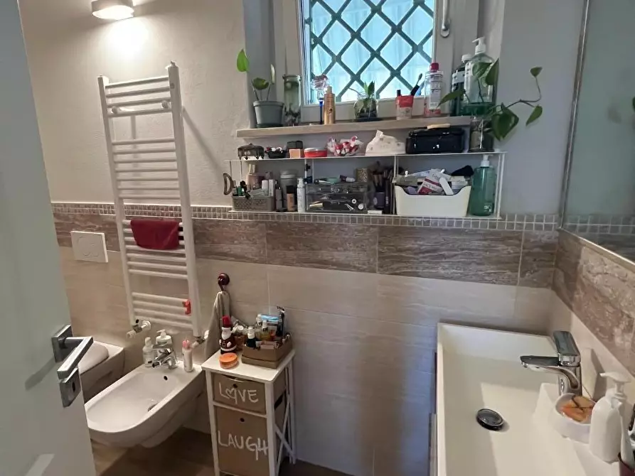 Immagine 12 di Appartamento in vendita  a Carrara