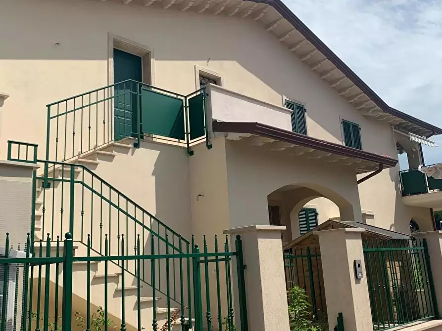 Immagine 9 di Appartamento in vendita  a Carrara