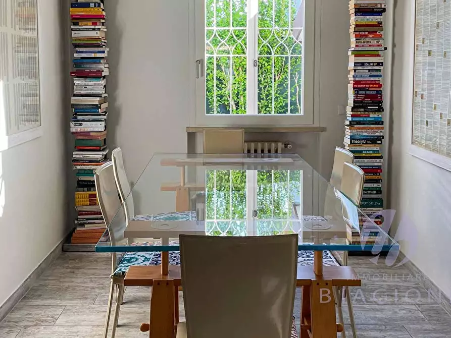 Immagine 10 di Casa indipendente in vendita  a Forte Dei Marmi