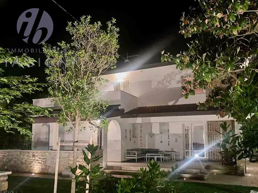 Immagine 2 di Casa indipendente in vendita  a Forte Dei Marmi