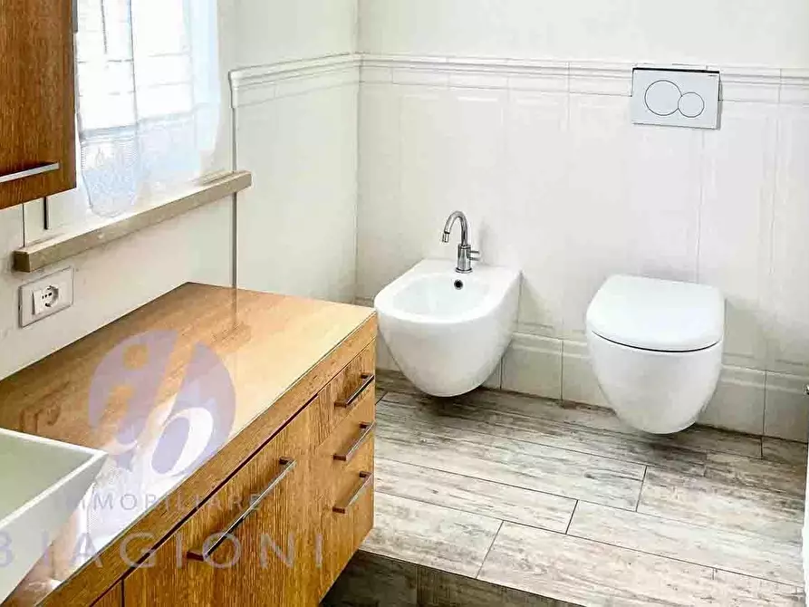 Immagine 21 di Casa indipendente in vendita  a Forte Dei Marmi