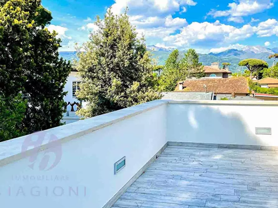 Immagine 5 di Casa indipendente in vendita  a Forte Dei Marmi