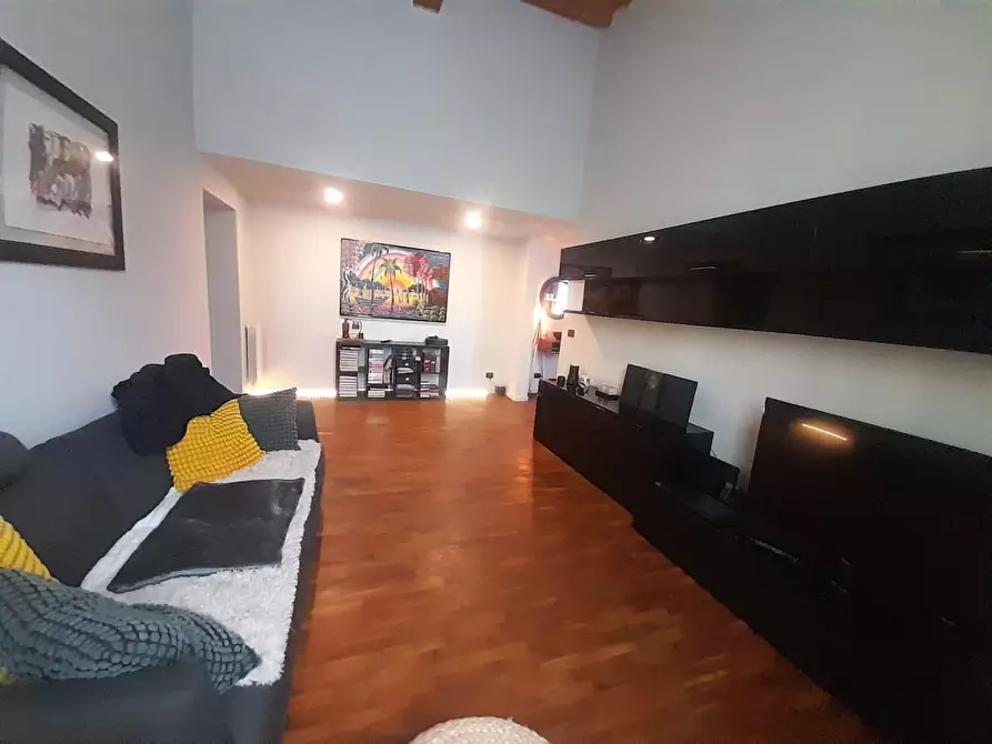 Immagine 6 di Appartamento in vendita  a Livorno