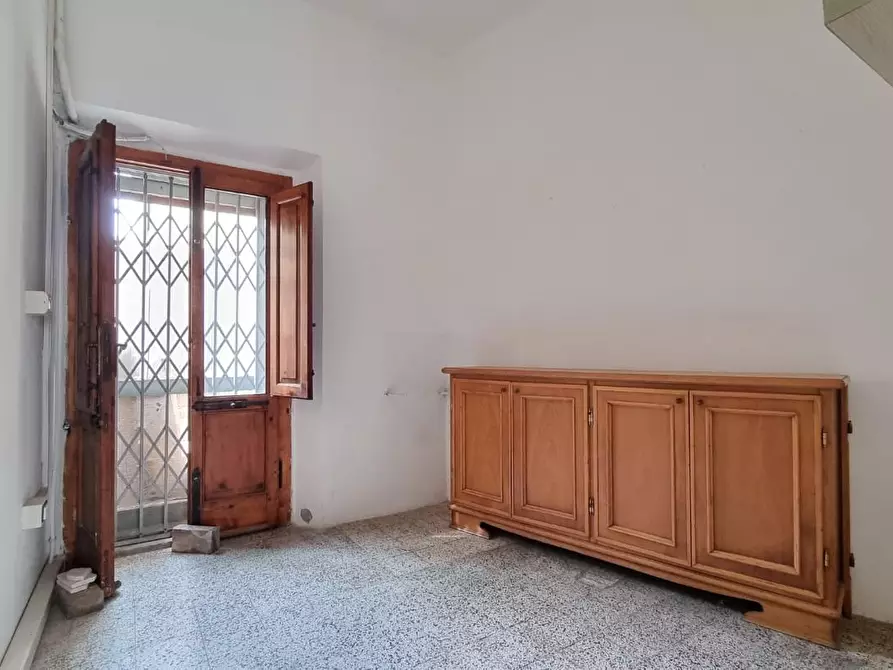 Immagine 4 di Locale commerciale in vendita  a Collesalvetti