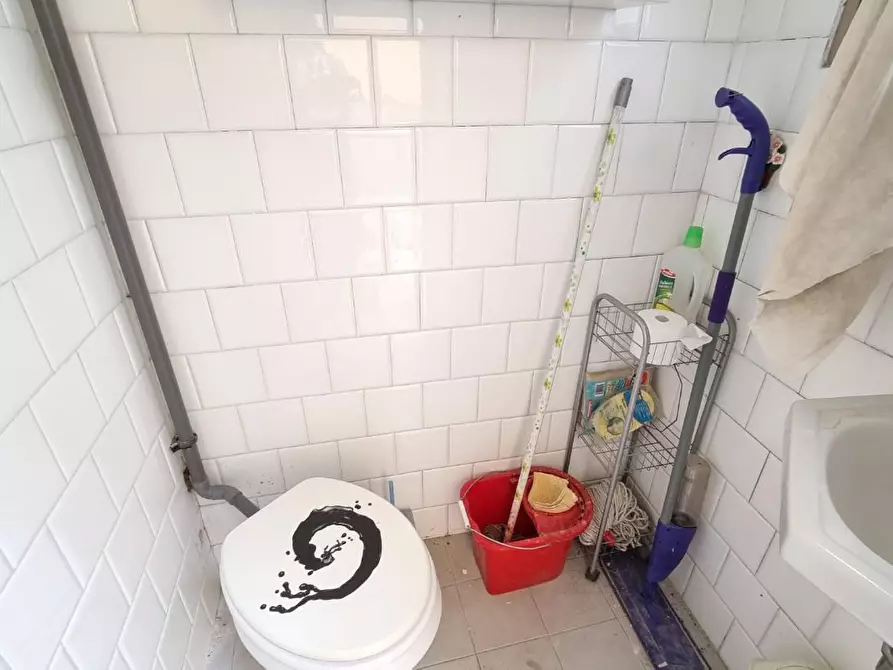 Immagine 10 di Locale commerciale in vendita  a Collesalvetti