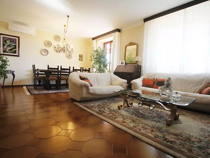 Immagine 23 di Villa in vendita  a Vinci