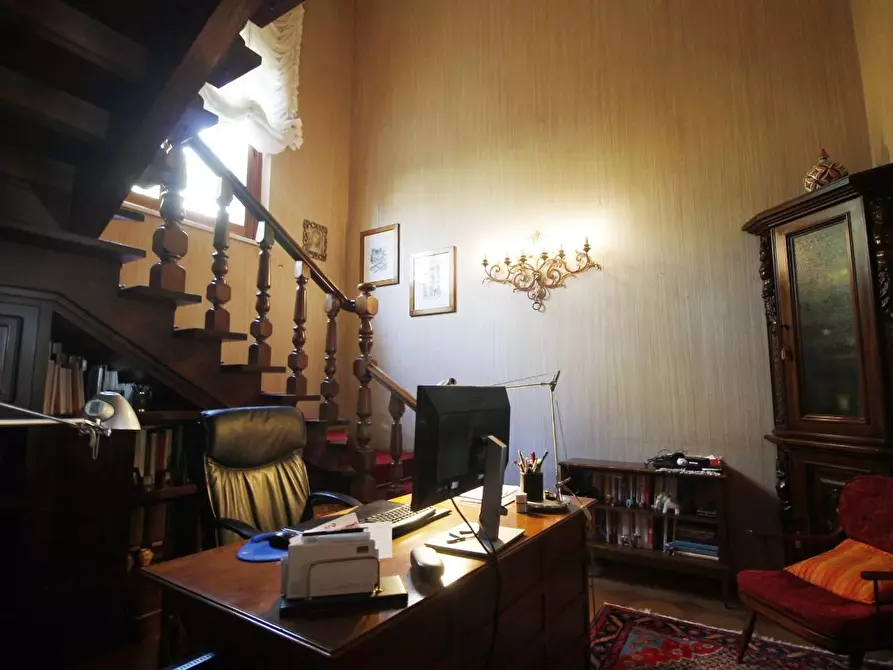 Immagine 21 di Villa in vendita  a Vinci