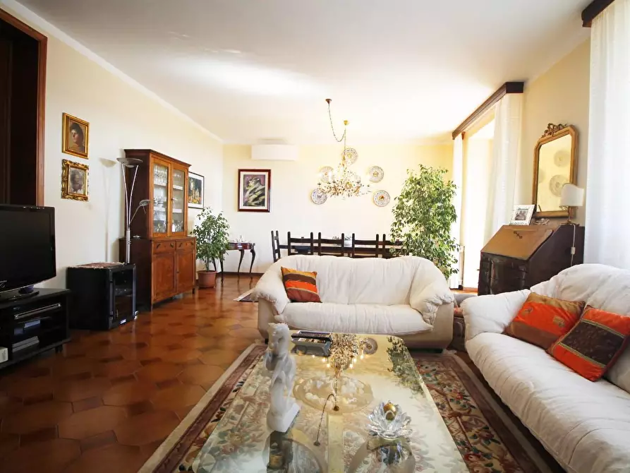 Immagine 25 di Villa in vendita  a Vinci