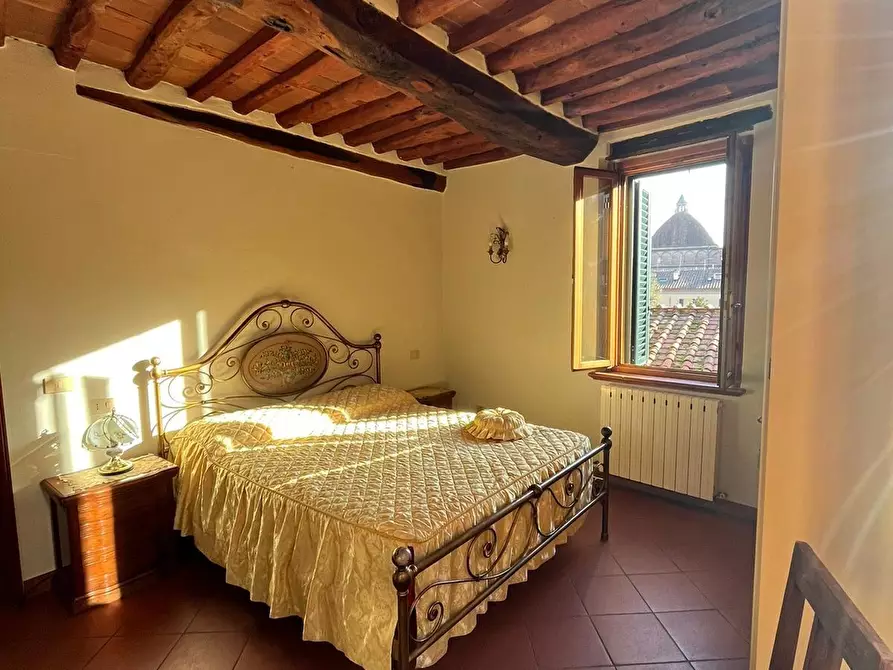 Immagine 4 di Appartamento in vendita  a Lucca