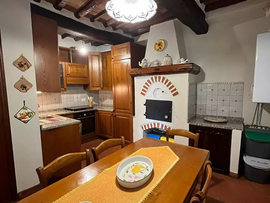 Immagine 23 di Appartamento in vendita  a Lucca