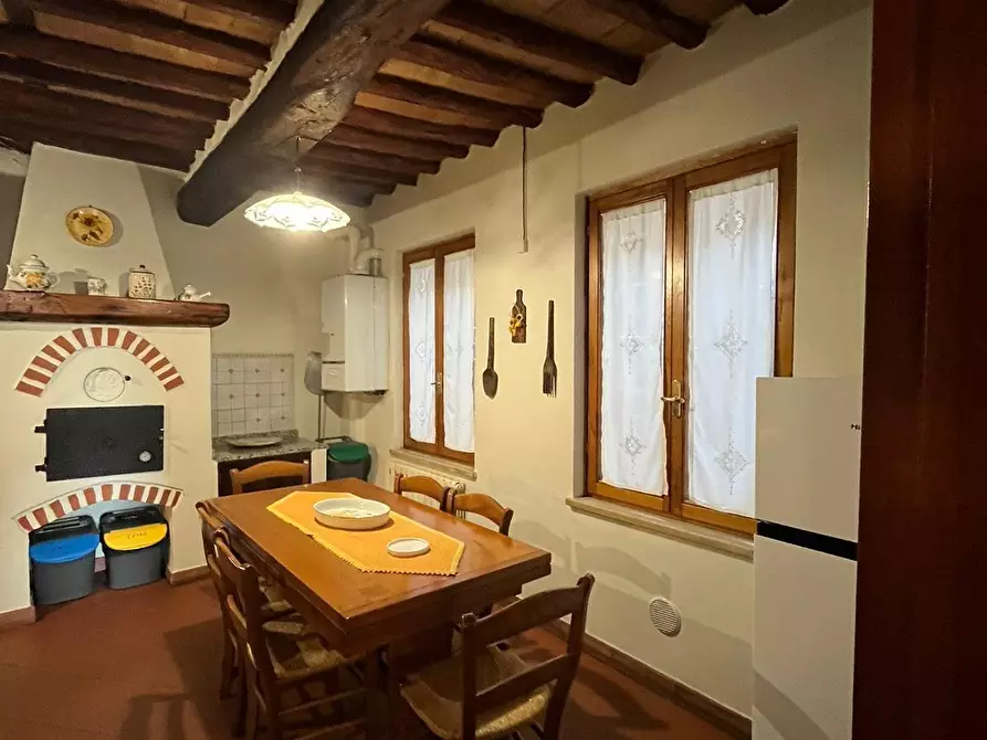 Immagine 1 di Appartamento in vendita  a Lucca