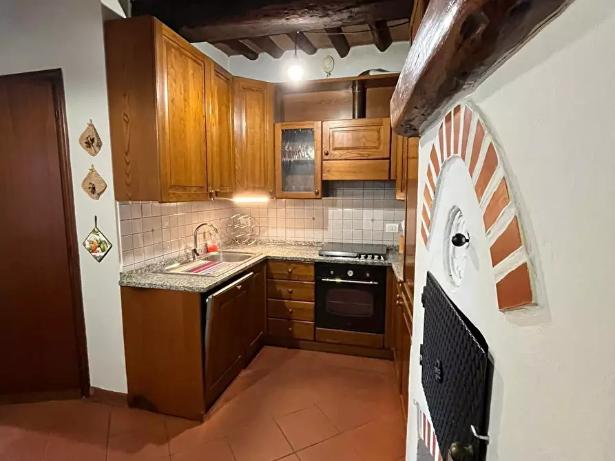 Immagine 22 di Appartamento in vendita  a Lucca