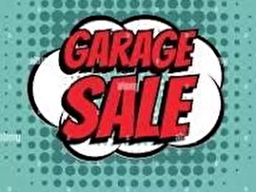 Immagine 1 di Garage in vendita  a Massa