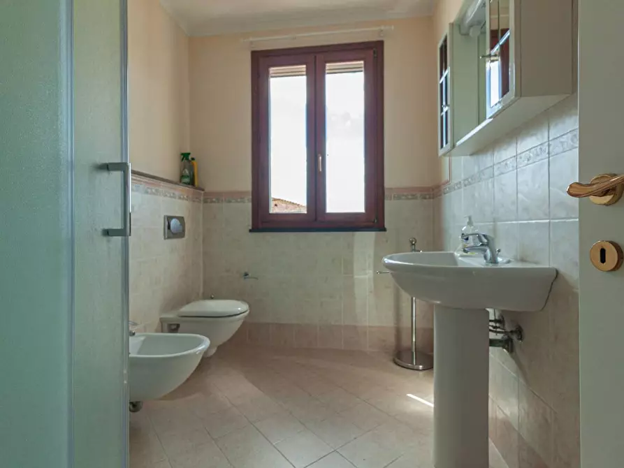 Immagine 18 di Villa in vendita  a San Giuliano Terme