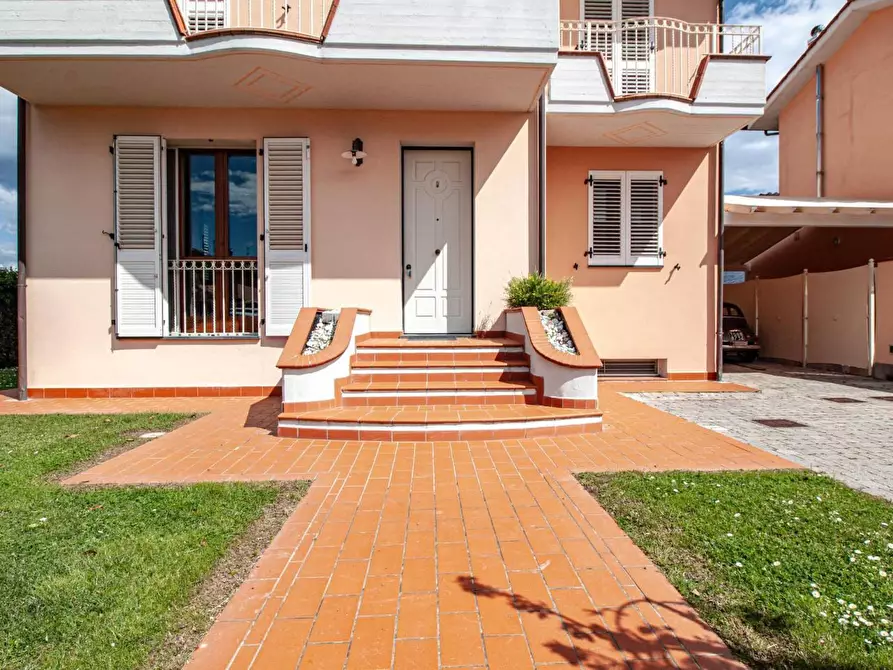 Immagine 29 di Villa in vendita  a San Giuliano Terme