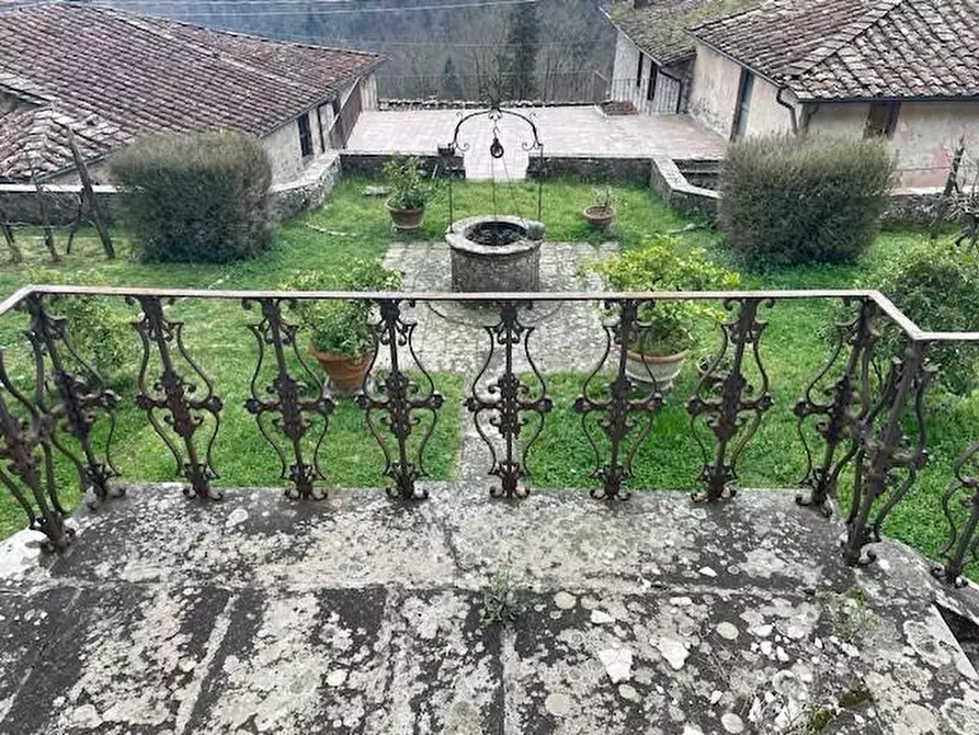 Immagine 25 di Villa in vendita  a Borgo A Mozzano