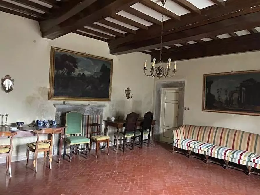 Immagine 23 di Villa in vendita  a Borgo A Mozzano