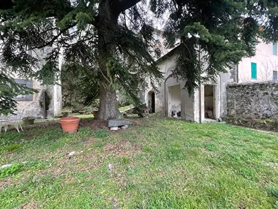Immagine 52 di Villa in vendita  a Borgo A Mozzano