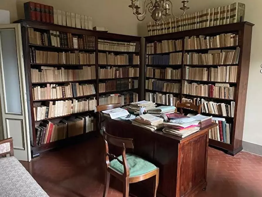 Immagine 21 di Villa in vendita  a Borgo A Mozzano