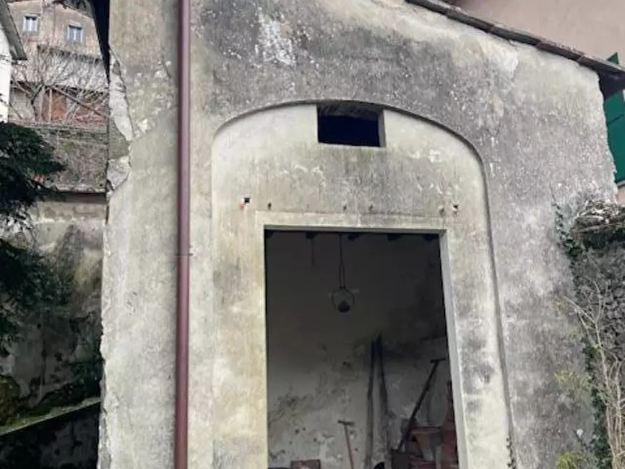 Immagine 46 di Villa in vendita  a Borgo A Mozzano