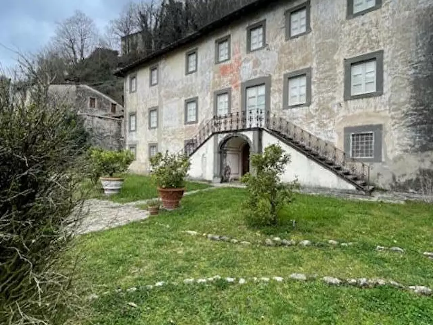 Immagine 55 di Villa in vendita  a Borgo A Mozzano