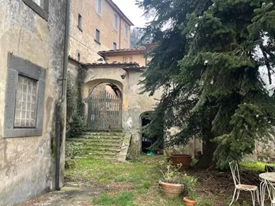 Immagine 63 di Villa in vendita  a Borgo A Mozzano