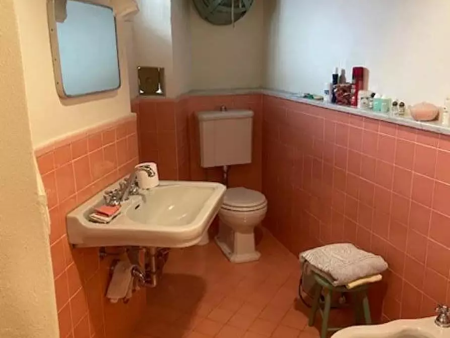 Immagine 35 di Villa in vendita  a Borgo A Mozzano