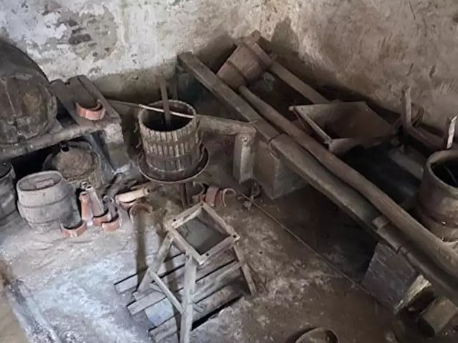 Immagine 41 di Villa in vendita  a Borgo A Mozzano