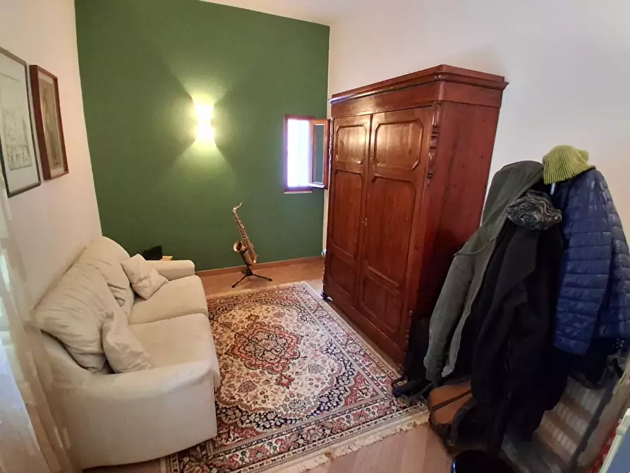 Immagine 6 di Appartamento in vendita  a Lucca