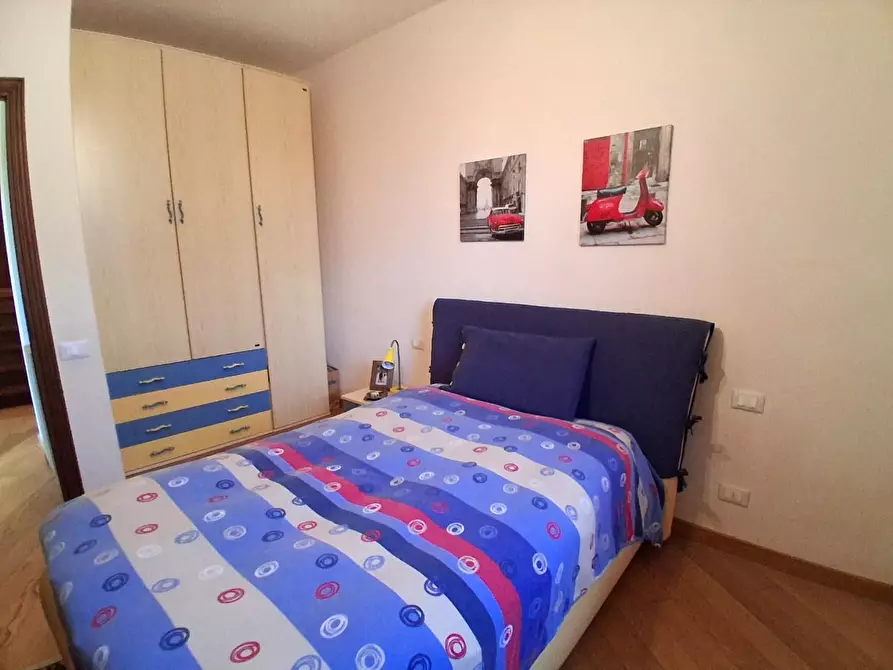 Immagine 17 di Appartamento in vendita  a Lucca