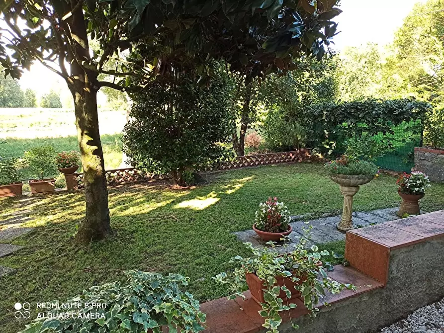 Immagine 2 di Appartamento in vendita  a Lucca