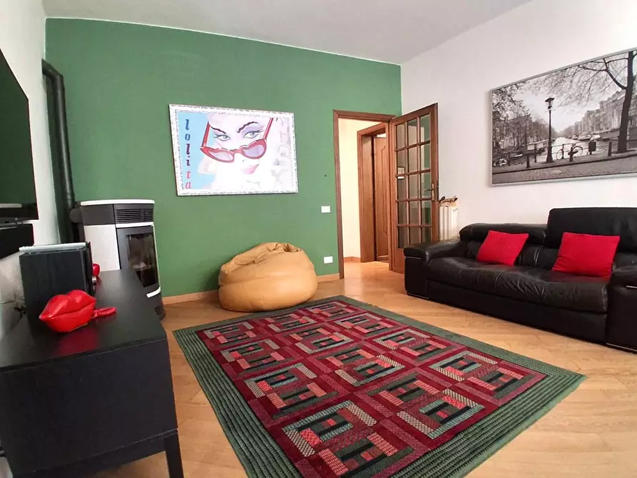 Immagine 8 di Appartamento in vendita  a Lucca