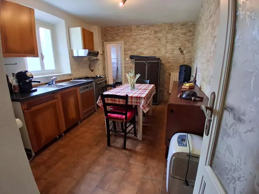 Immagine 25 di Appartamento in vendita  a Lucca