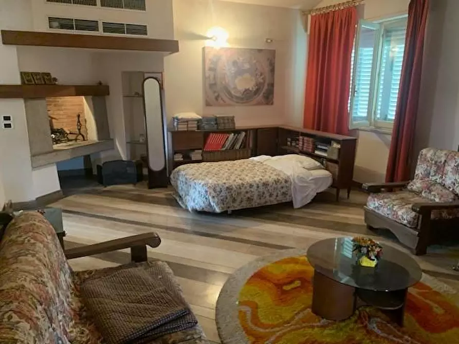 Immagine 43 di Villa in vendita  a Montecatini Terme