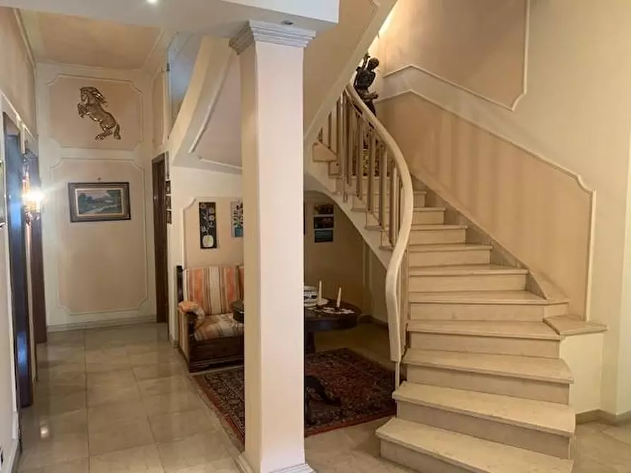 Immagine 10 di Villa in vendita  a Montecatini Terme