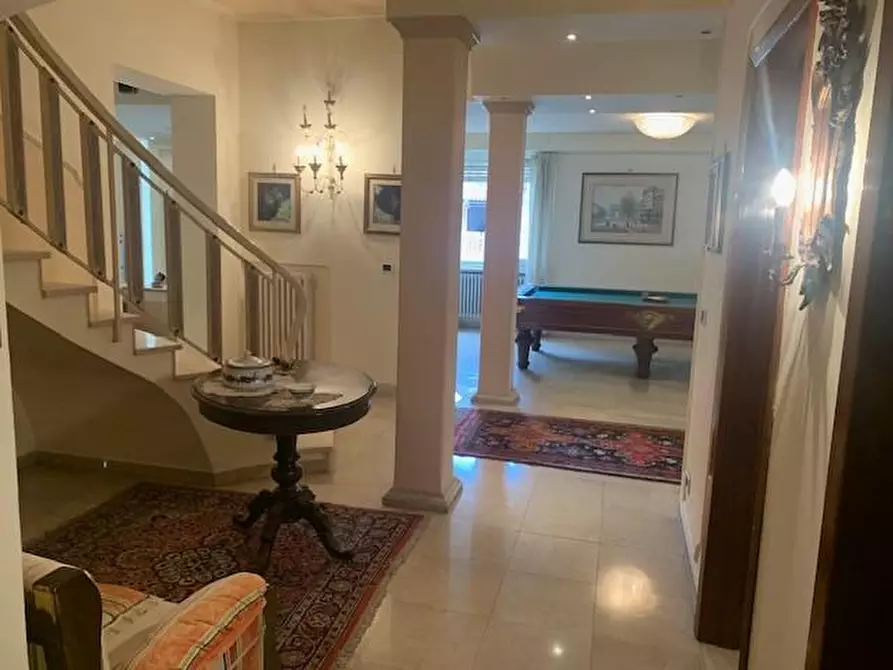 Immagine 11 di Villa in vendita  a Montecatini Terme