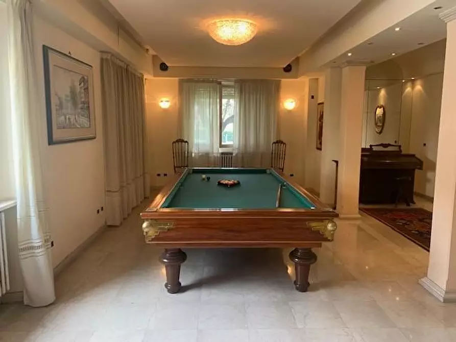 Immagine 7 di Villa in vendita  a Montecatini Terme